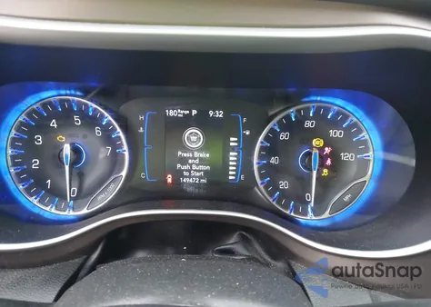 2020 Chrysler Voyager Lxi z USA, uszkodzony, nr VIN 2C4RC1DG2LR144686